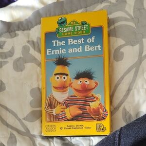 Sesame Street Yellow VHS - Ernie and Bert Highlights